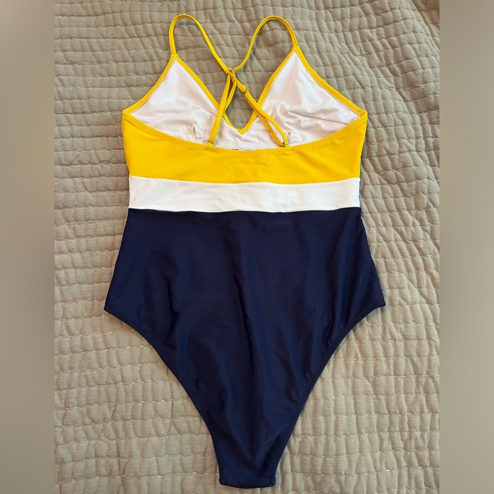 Cupshe Block Color One Piece Swimsuit- Medium - image 2